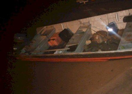 Angélica - Pescadores encontram barco rodando sem piloto no Rio Ivinhema.