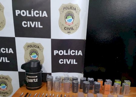 Policiais civis prendem suspeitos de furtar caminhão e recuperam objetos subtraídos