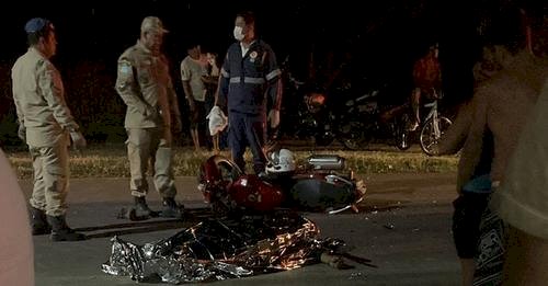 Homem morre e rapaz fica ferido em colisão entre motos em cidade no MS.