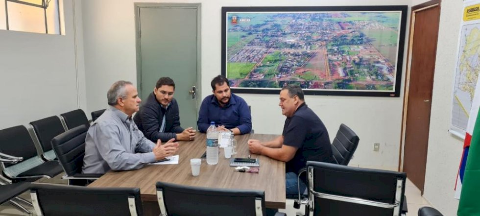 Angélica - Prefeito eleito Edinho Cassuci indica equipe de transição.