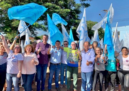 Angélica - PDT fez caminhada no centro comercial, com participação do Deputado do PSDB Jamilson e Dagoberto Nogueira também do PSDB.