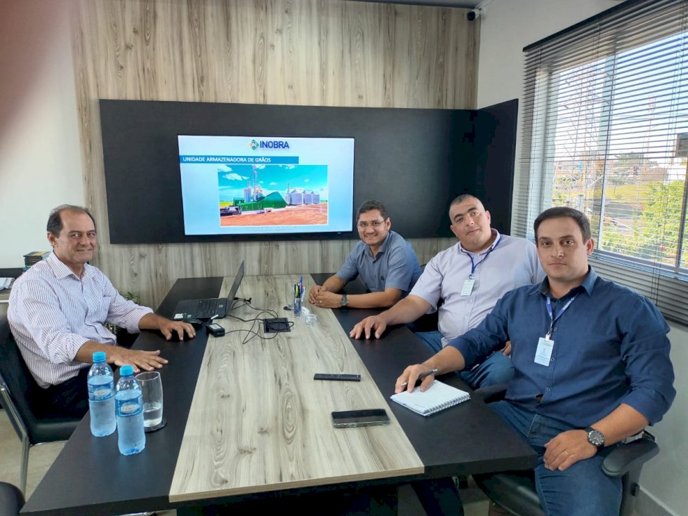 Angélica - Prefeito Edinho Cassuci se reúne com construtora que irá gerar 100 empregos diretos.
