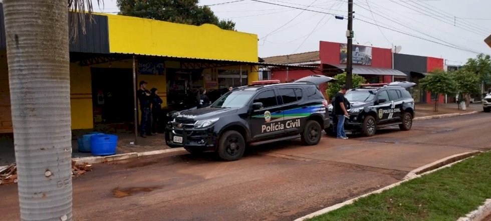 Polícia Civil deflagra operação em Novo Horizonte do Sul e prende 3 por posse de arma e tráfico de drogas