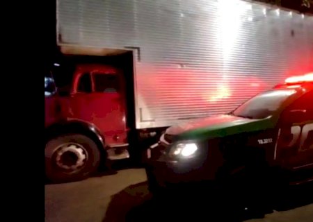 Polícia Militar Ambiental de Naviraí autua em R$ 112 mil empresa por transporte ilegal de pneus usados importados do Paraguai