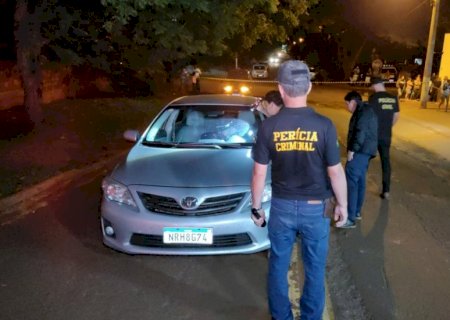 Homem é executado dentro de veículo com tiro na cabeça e pescoço em cidade no MS.