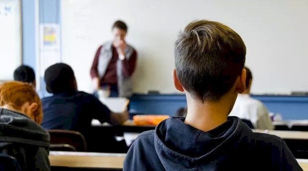 Jovens querem que Ensino Médio prepare para mercado de trabalho.