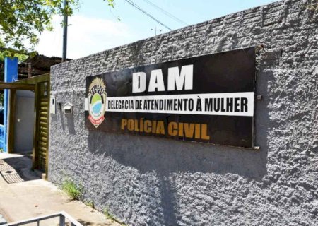 Homem que atirou na esposa se entrega e diz ter descoberto traição.