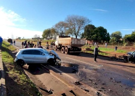 Acidente na BR-163 aconteceu após carro invadir pista contrária