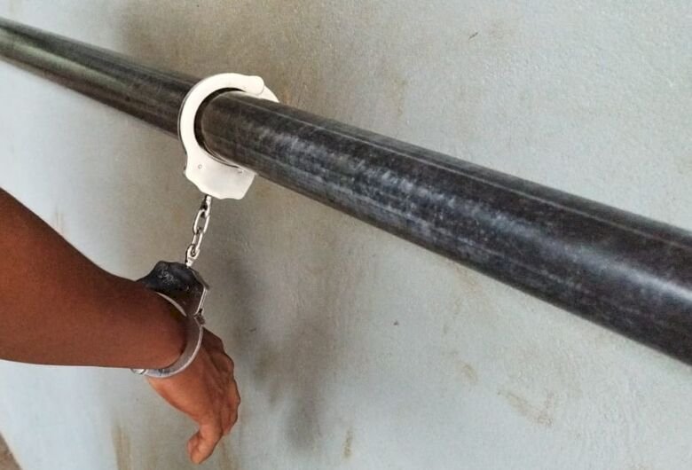 Menor que confessou ter matado menina de 13 anos por ciúmes é levado para Unei