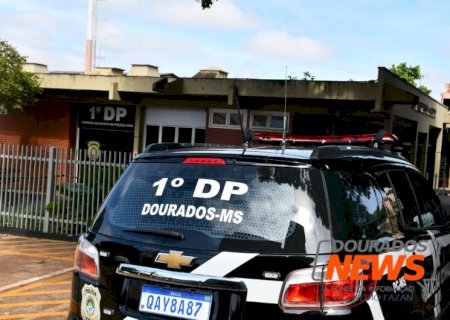 Embriagado, jovem bate caminhonete em carro parado, desacata policiais e acaba preso em flagrante