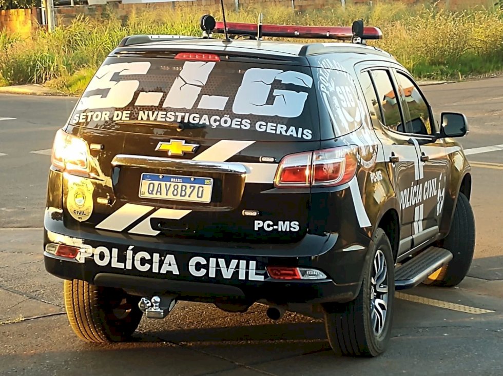 Polícia Civil prende homem que tentava aplicar golpe em agência bancária.