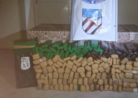 Polícia Militar apreende veículo carregado com cerca de 200 quilos de maconha e prende traficante em Anaurilândia