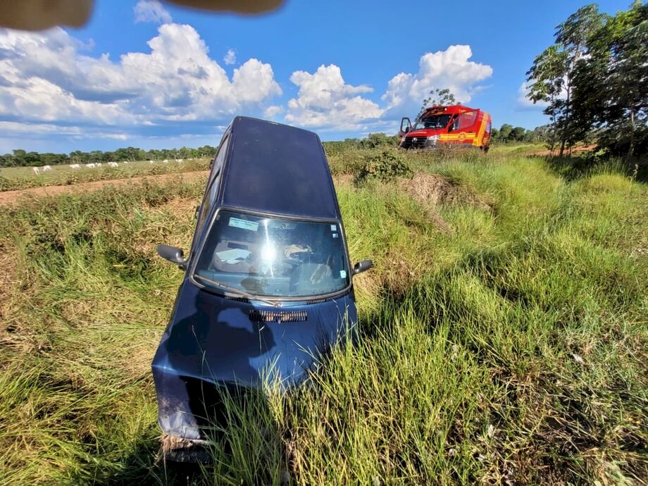 Motorista perde controle da direção após pneu estourar na MS-171.
