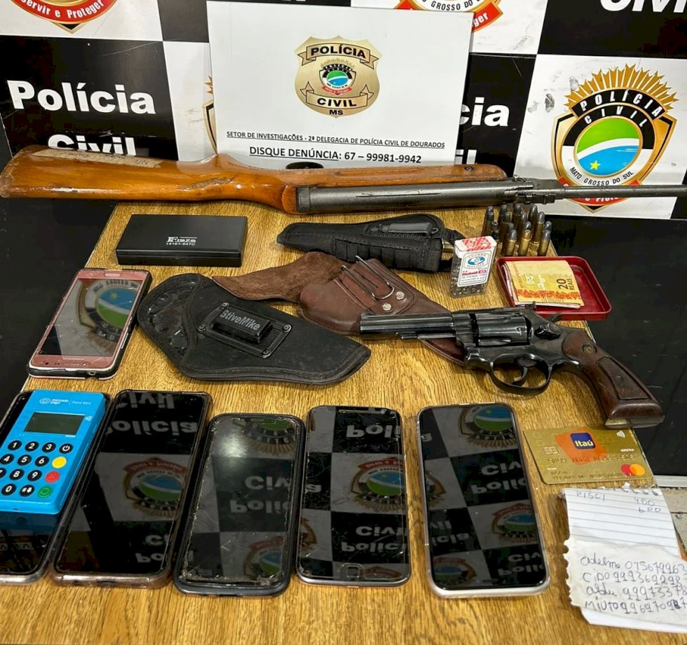 Polícia Civil cumpre mandados de busca e apreensão e prende indivíduo por posse irregular de arma de fogo de uso restrito