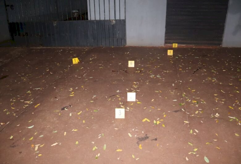 Homem é baleado na porta de casa, e morre no HV em Dourados.