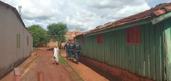 Homem é encontrado morto após briga familiar.