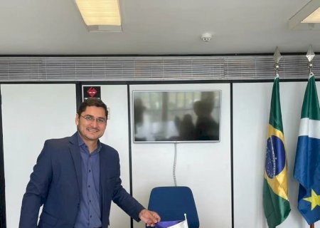 Em Brasília, prefeito Edinho Cassuci garante recursos para investimentos em Angélica.