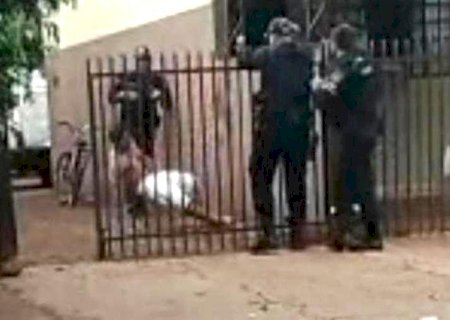 Homem tenta matar mulher e leva tiro de arma de choque