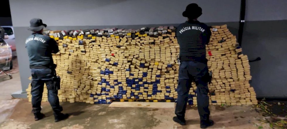 Aquidauana - Policiais do 7º Batalhão de Polícia Militar apreendem carga de 1,5 tonelada de maconha, avaliada em 3 milhões de reais.