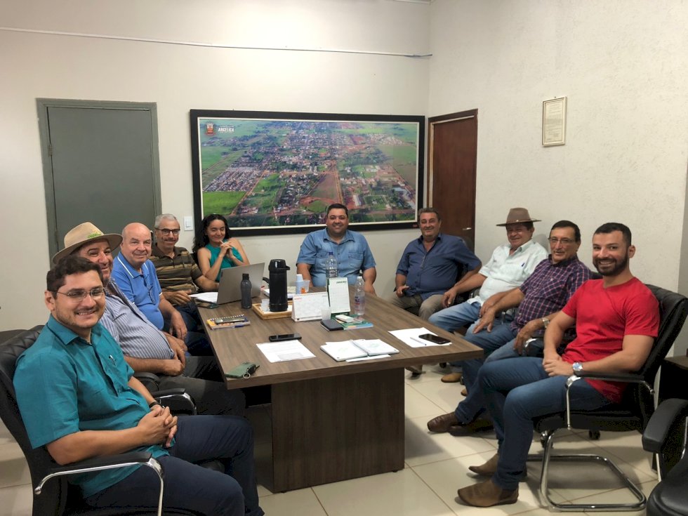 Prefeito Edinho Cassuci reúne os secretários para estabelecer as metas prioritárias do ano