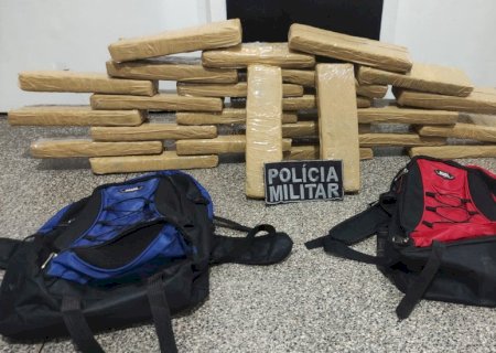 Anaurilândia - Polícia Militar prende foragido da Justiça transportando 25 tabletes de maconha.