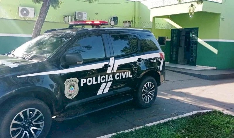 A Polícia Civil esclarece 11 furtos a comércio e prende dois suspeitos, em Naviraí.