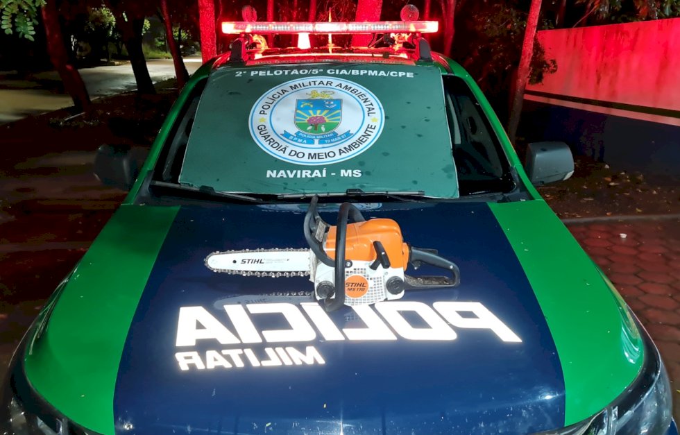 PMA apreende motosserra ilegal e autua paranaense em R$ 1 mil.
