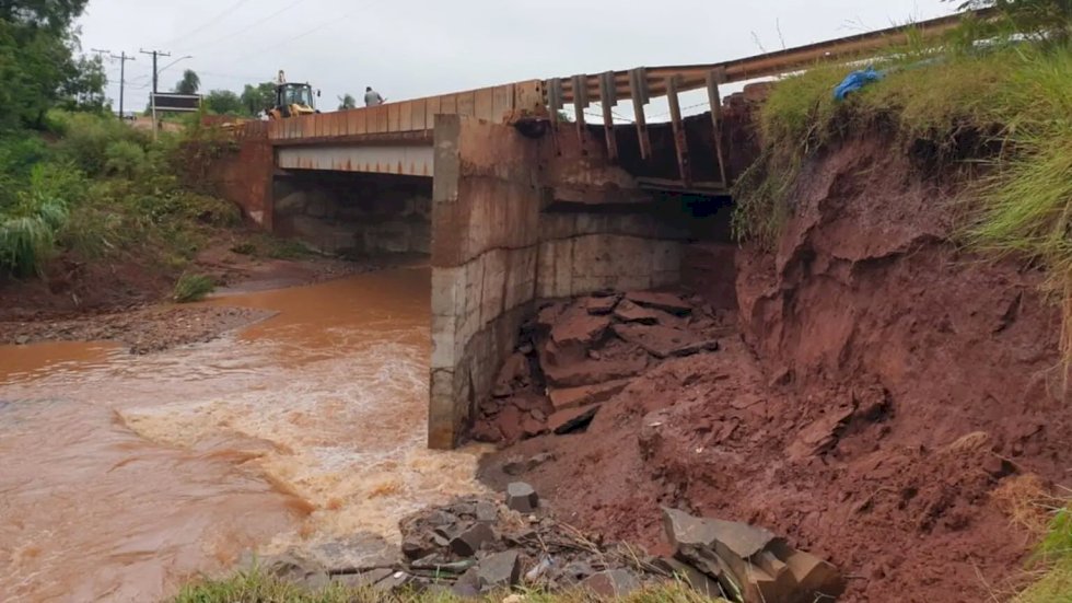 Chuva recorde deixa rastro de destruição e 9 cidades de Mato Grosso do Sul estão em \'emergência\'