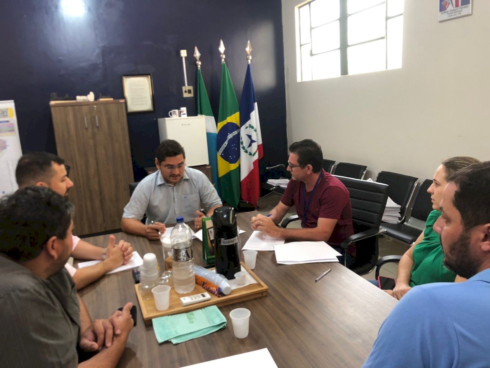 Prefeitura e Associação Comercial assinam termo de cooperação.