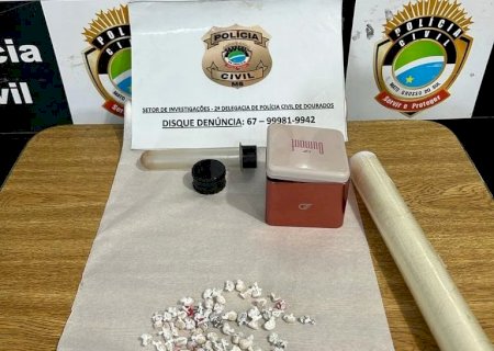 Mulher é presa pela Polícia Civil, com 70 porções de crack .