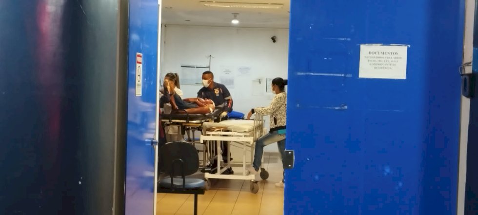 Homem é atropelado e arrastado por carro em Dourados.