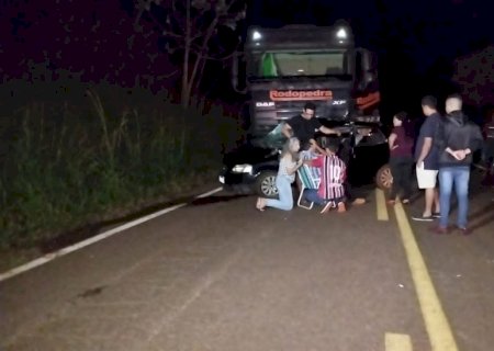 Colisão entre veículos mata adolescente de 17 anos em Dourados.