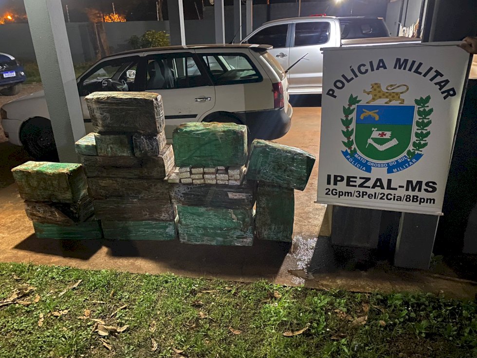 Angélica - Polícia Militar de Ipezal prende casal transportando mais de 330 quilos de maconha.