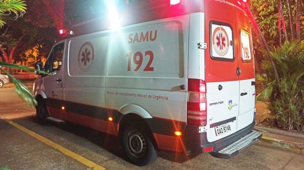 Jovem sofre acidente de moto é levado para o hospital e morre.