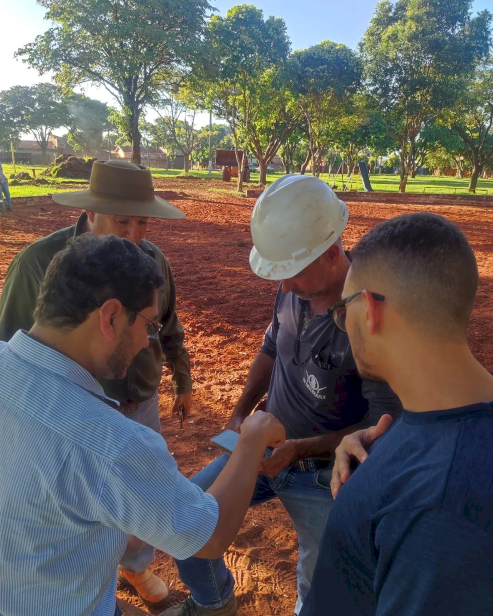 Praça da COHAB Rachid Neder está sendo revitalizada através da parceria com a Adecoagro.