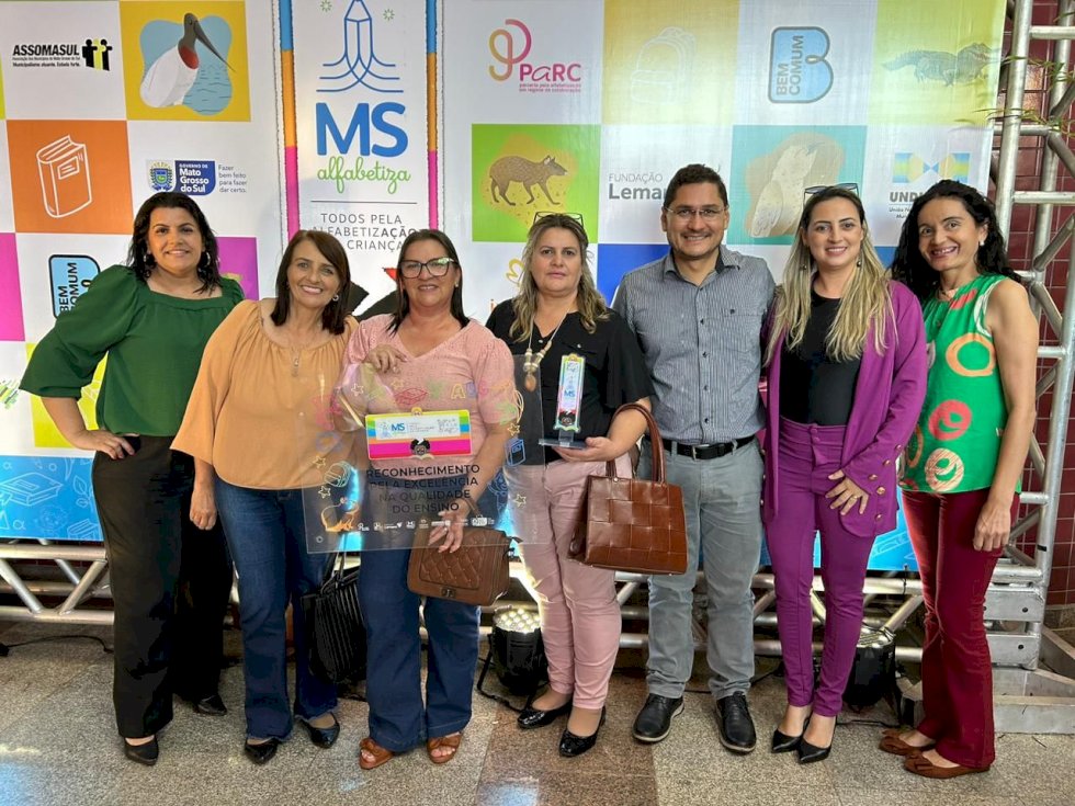 Escola Napoleão Batista de Albuquerque ganha prêmio destaque do programa MS alfabetiza.