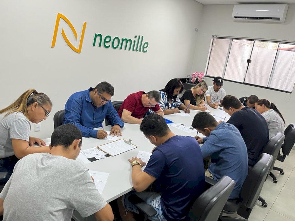 Usina Neomille busca trabalhadores da região para contratação imediata.