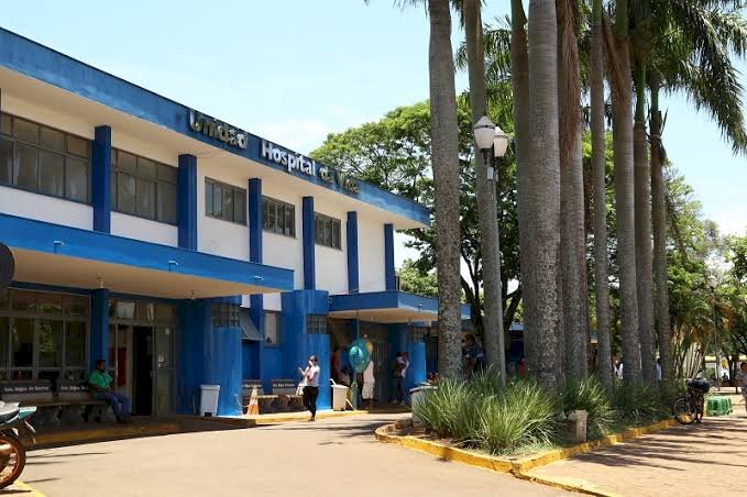 Mulher fica em estado grave após levar facada da filha em chácara