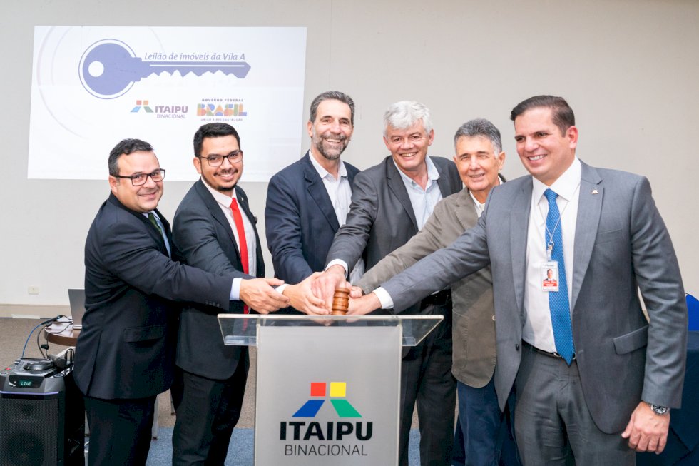 Itaipu arrecada 18,9 milhões com leilão de imóveis e prepara investimento em casas populares.