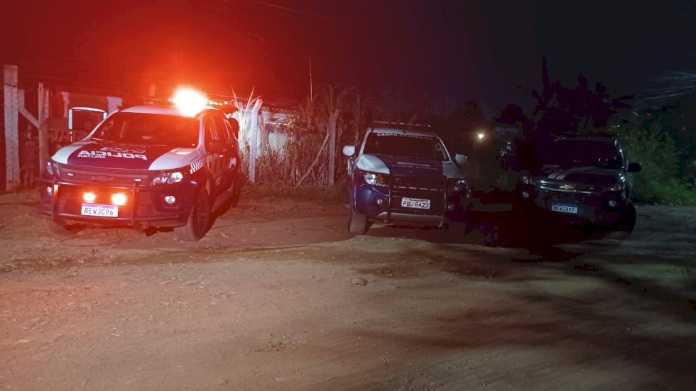 Enteada mata padrasto com facada dentro de casa