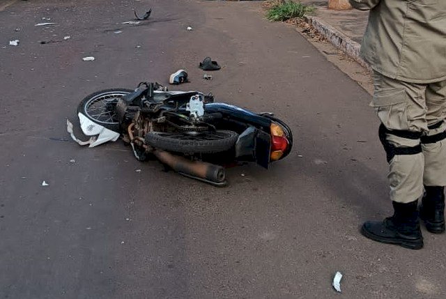 Motociclista morre em acidente com caminhonete.