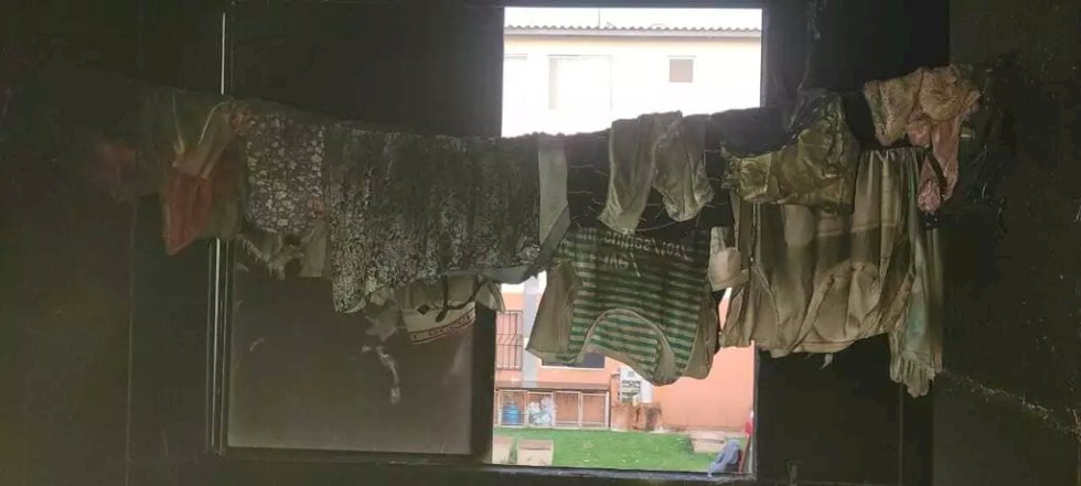 Mãe pula de janela com filhos no colo e fogo destrói apartamento.