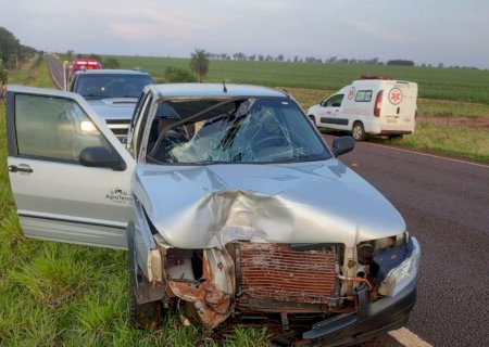 Angélica - Acidente entre carro e moto na MS-274 deixa motociclista ferido.