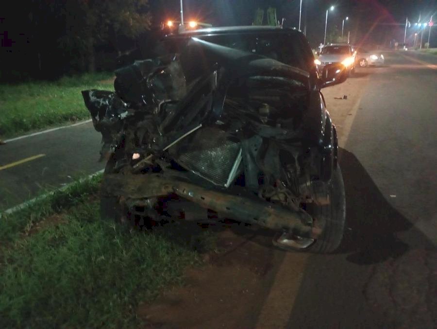 Caminhonetes colidem na região de Taquarussu