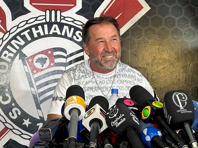 Eleito, Augusto Melo anuncia diretores e diz: \'Corinthians é um gigante adormecido\'
