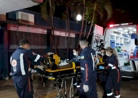 Vítima de acidente com moto na segunda-feira morre em hospital de Dourados.