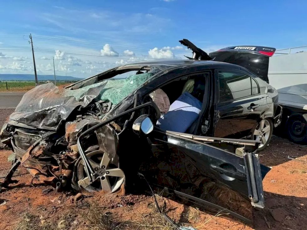 Acidente mata mulher de tenente da Polícia Militar na BR-262