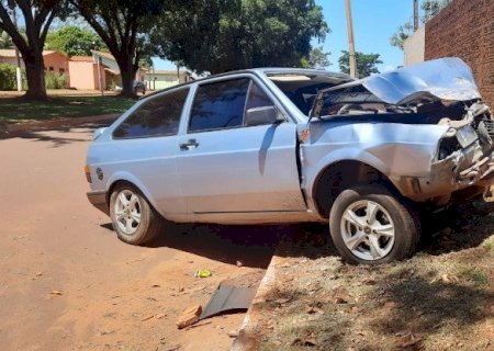 Angélica - Motorista embriagado  derruba  muro do quartel da PM