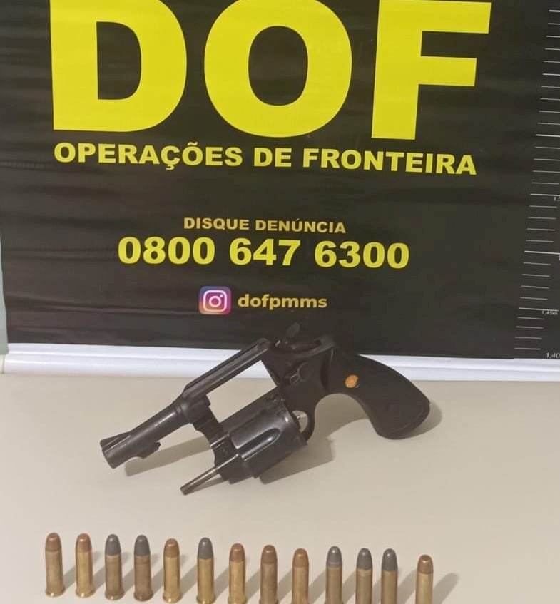 Angélica - Homem com arma e fogo e munições ilegais é preso pelo DOF