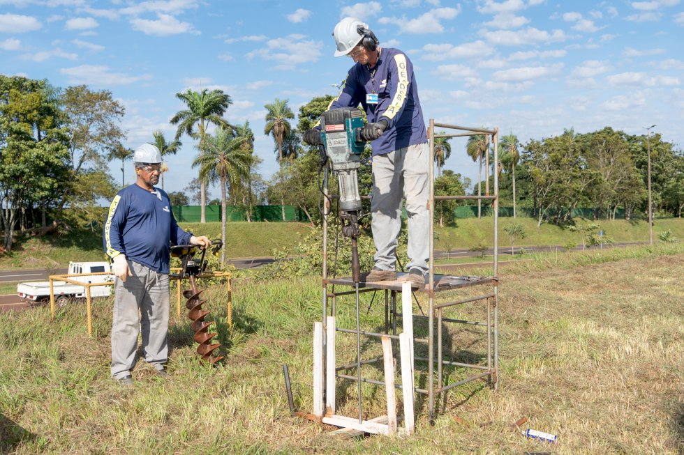 Itaipu instala mais de 1.400 marcos para mapear a elevação de terrenos na Bacia do Paraná